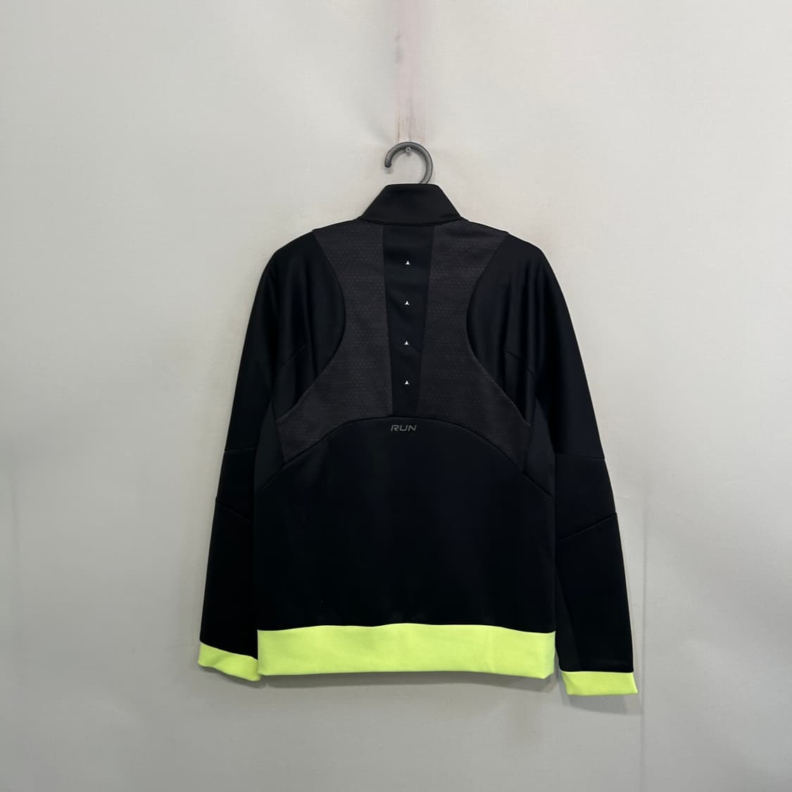 데상트 남성 집업 100 상품이미지3