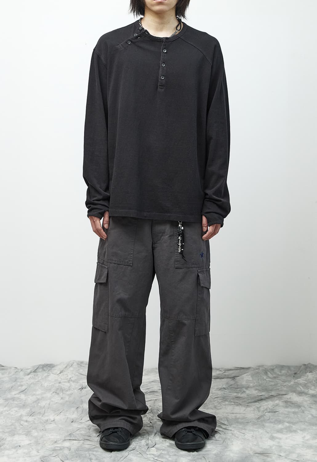 Double Henley Neck Tee Bleached Black 상품이미지1