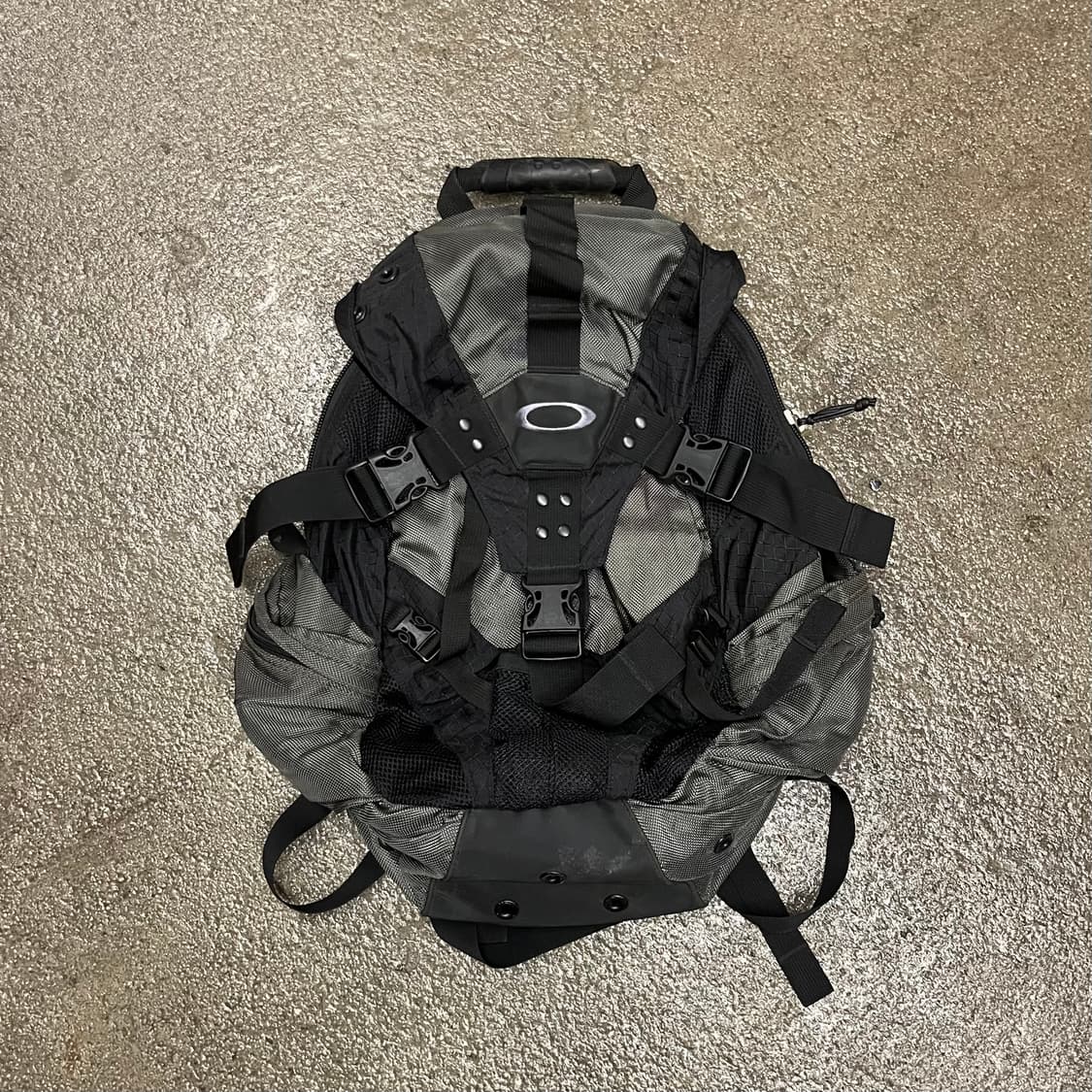 오클리 아이콘1.0 백팩 상품이미지2