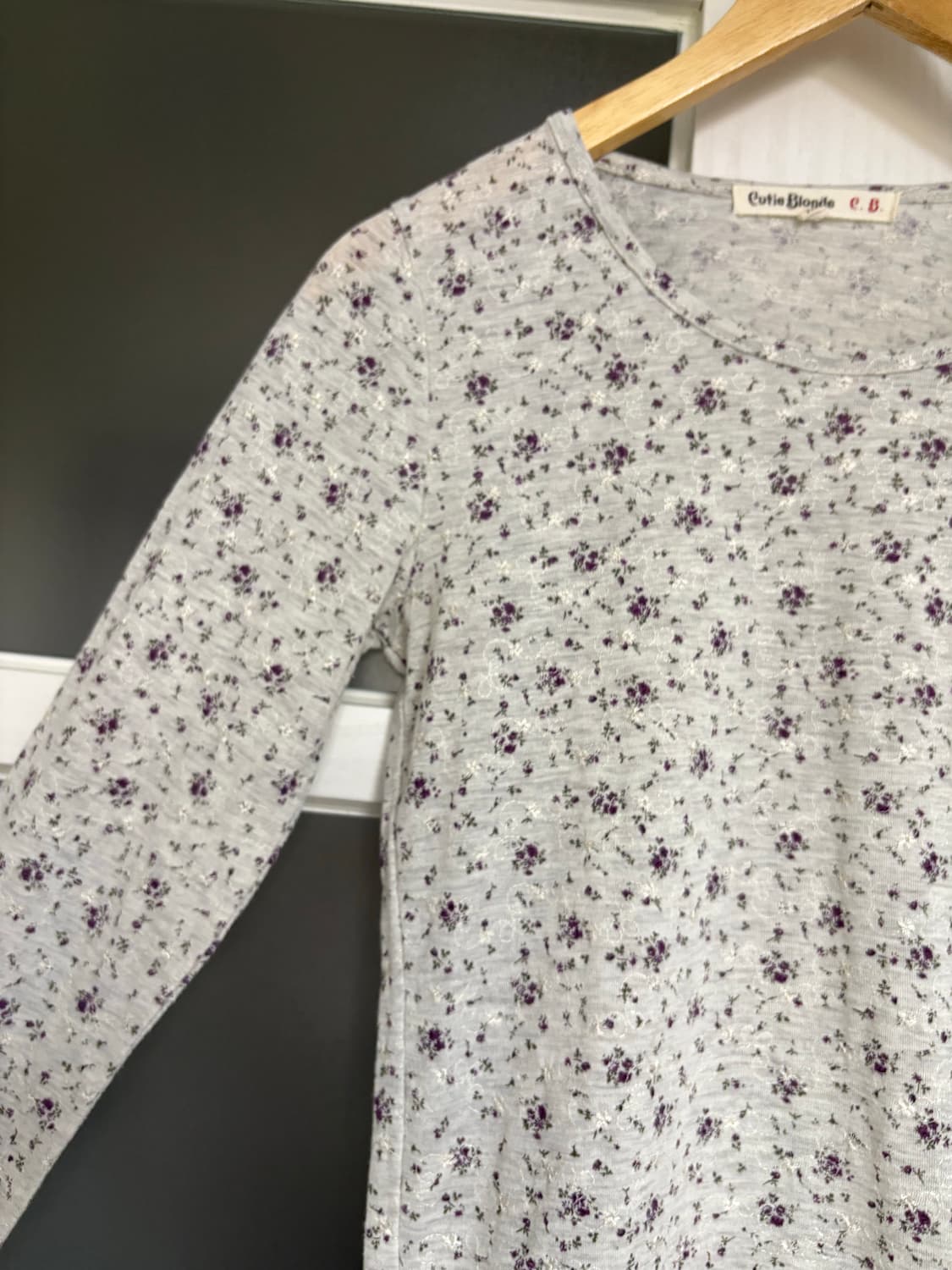 그레이 잔꽃 티셔츠 상품이미지2