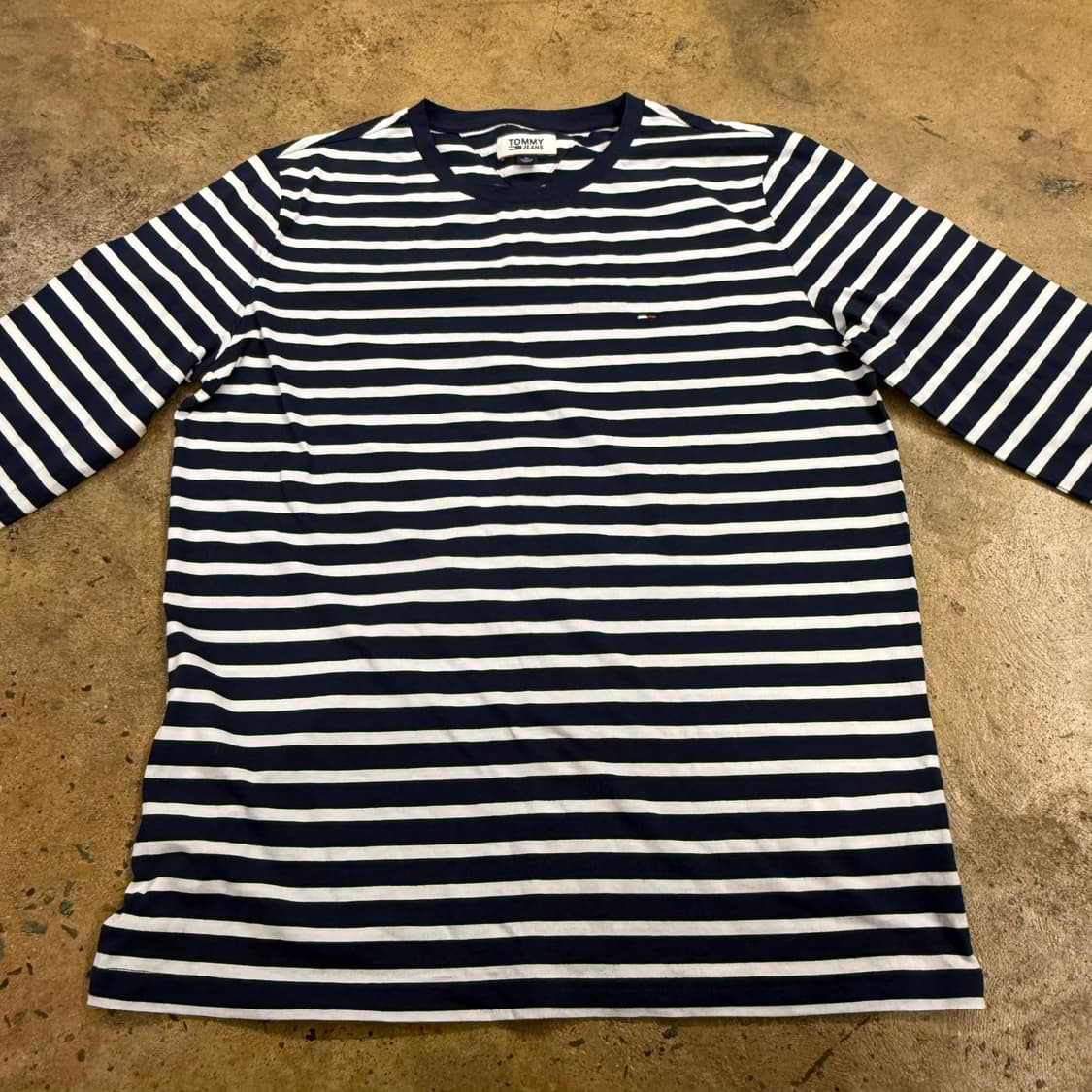 타미힐피거 네이비 화이트 스트라이프 단가라 긴팔 티셔츠  상품이미지3