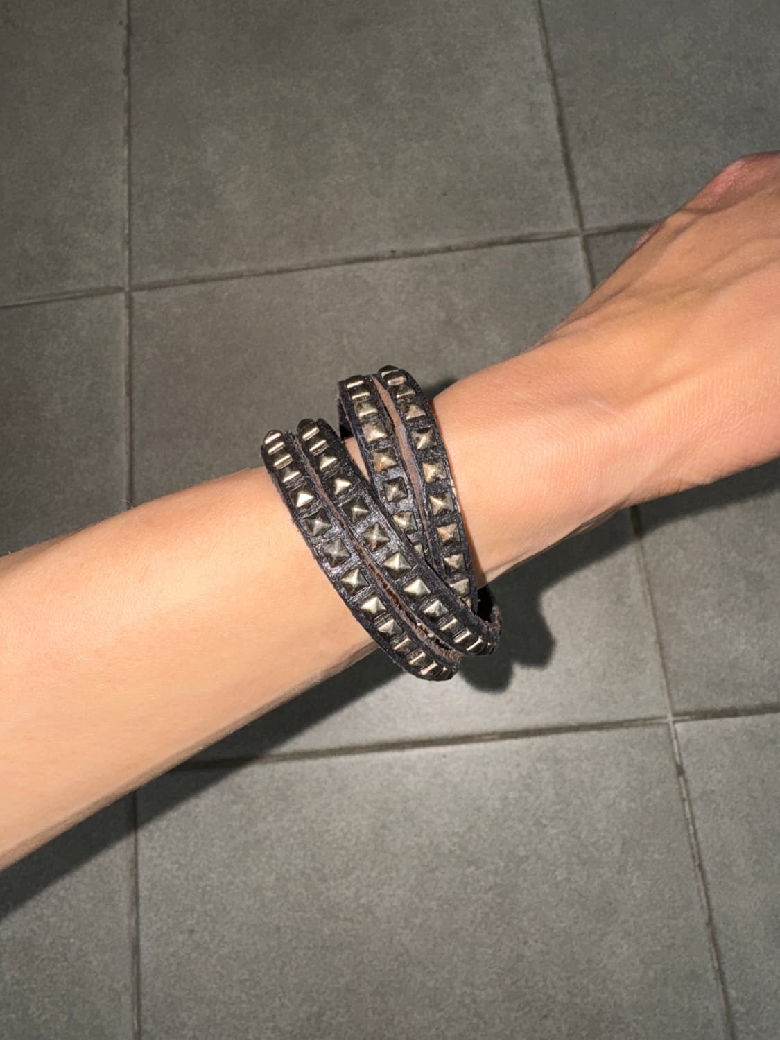 마르니 스터드 레더 브레이슬릿 상품이미지1