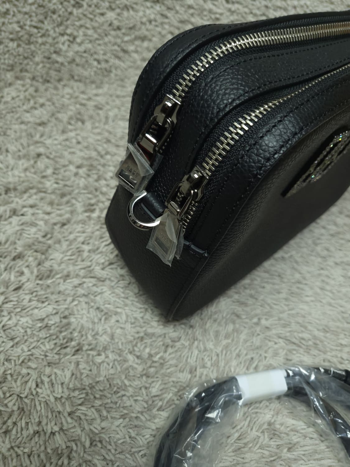 닥스 스왈로브스키 크리스탈 DD로고 장식 소가죽 여성 크로스백 새제품 상품이미지5