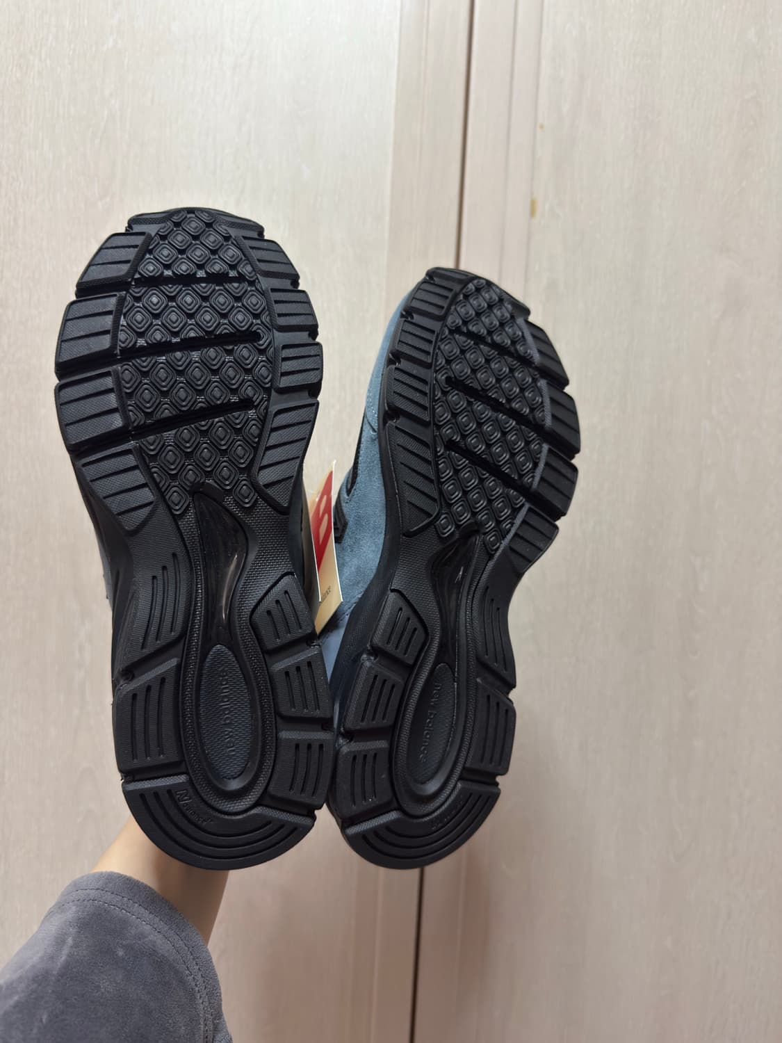 [260] 뉴발란스 990v4 아크틱그레이 새상품 상품이미지3