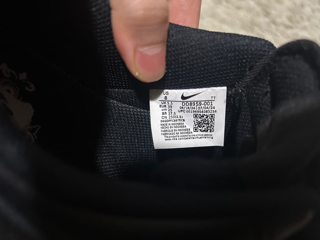 (새상품,250) 나이키 에어포스 블랙 상품이미지5