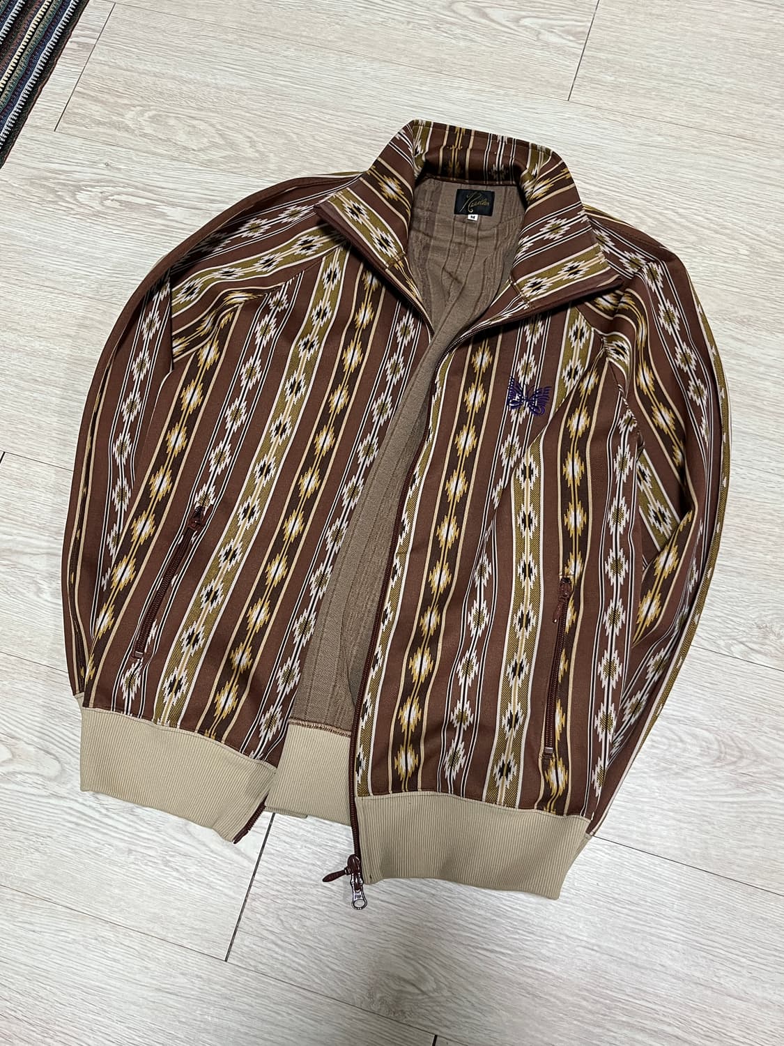 니들스 자카드 트랙 자켓 상품이미지2