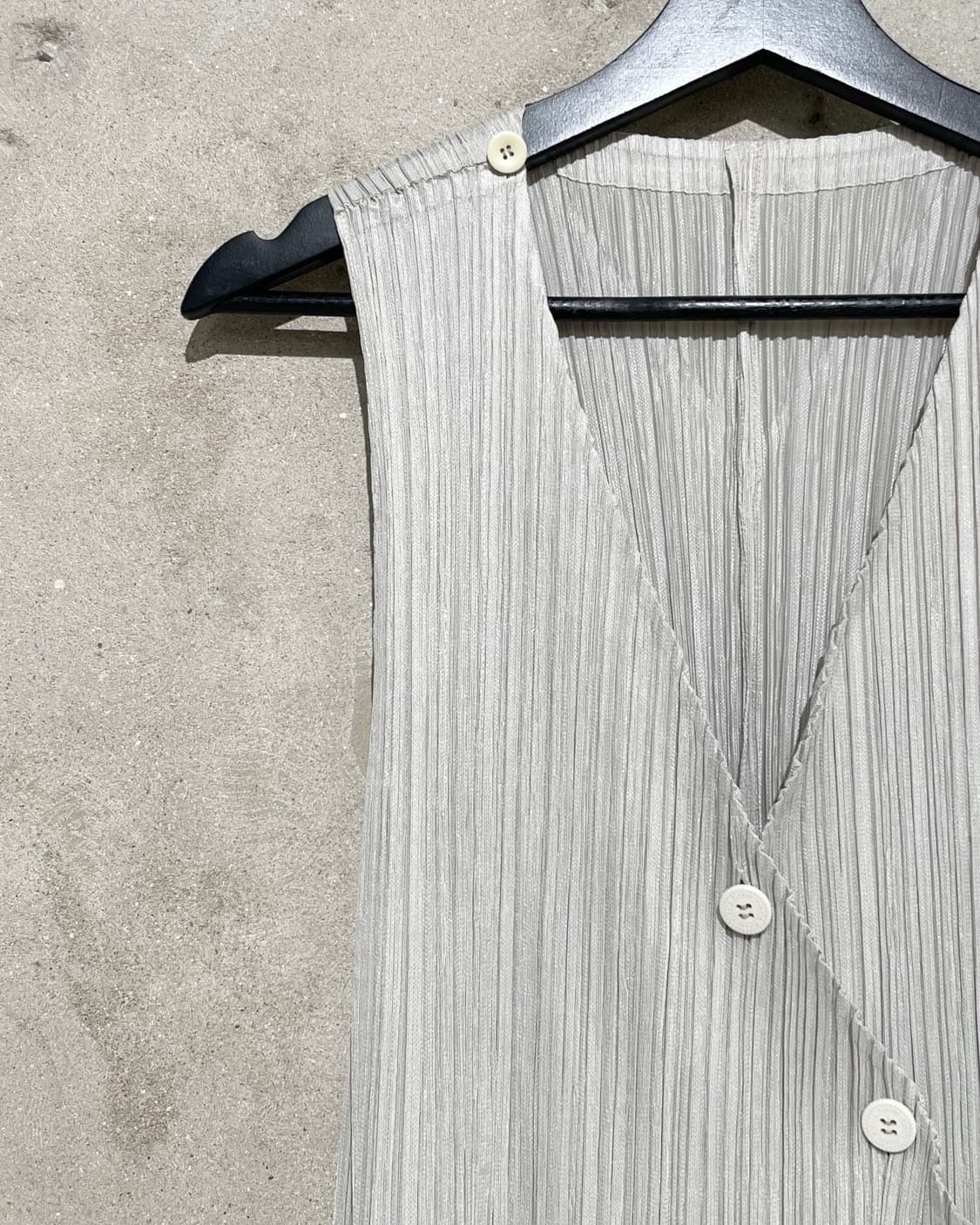 플리츠 플리즈 그레이 스트림라인 버튼 포켓 롱 베스트 상품이미지2