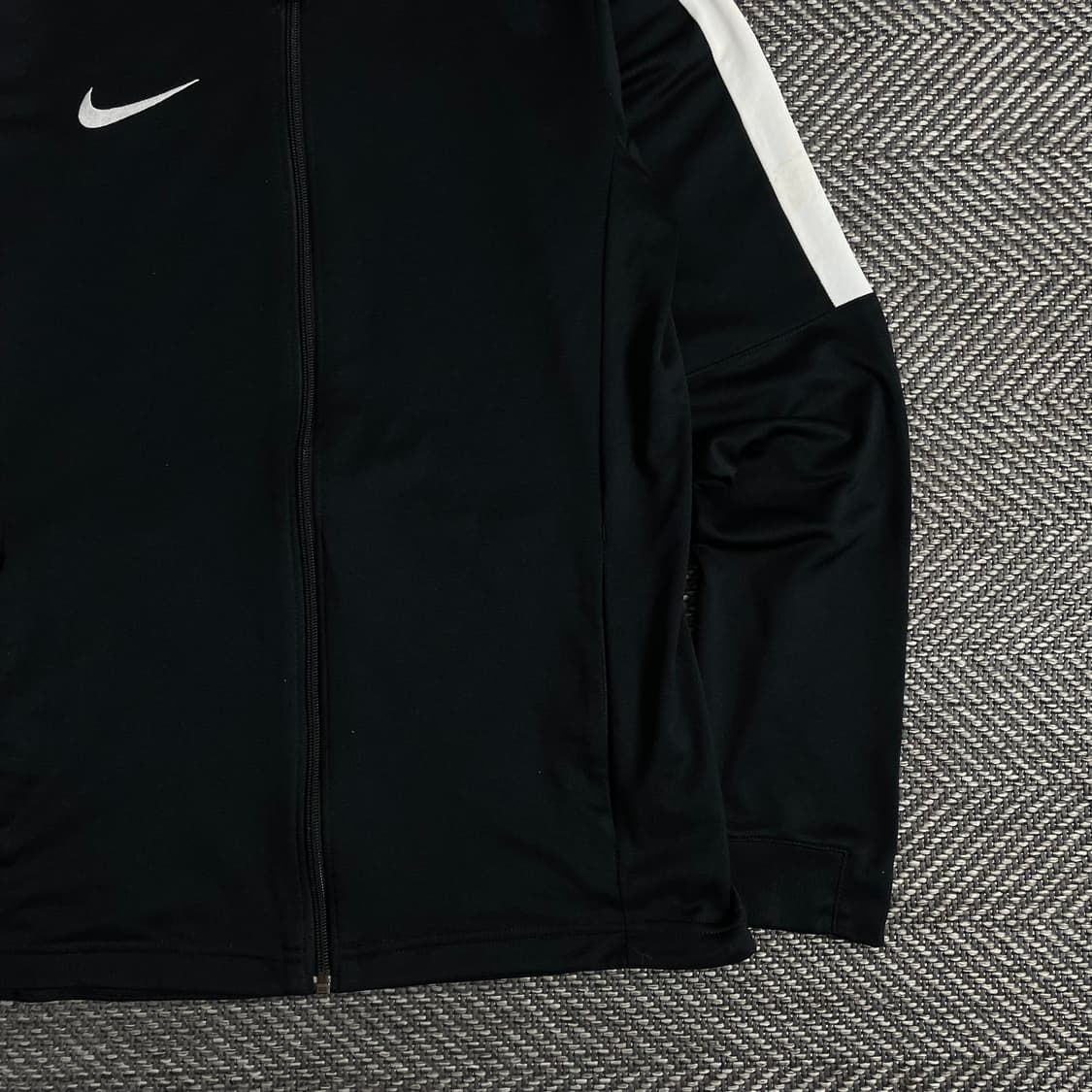 나이키 드라이핏 스우시로고 블랙 트레이닝 자켓y 3271 상품이미지3
