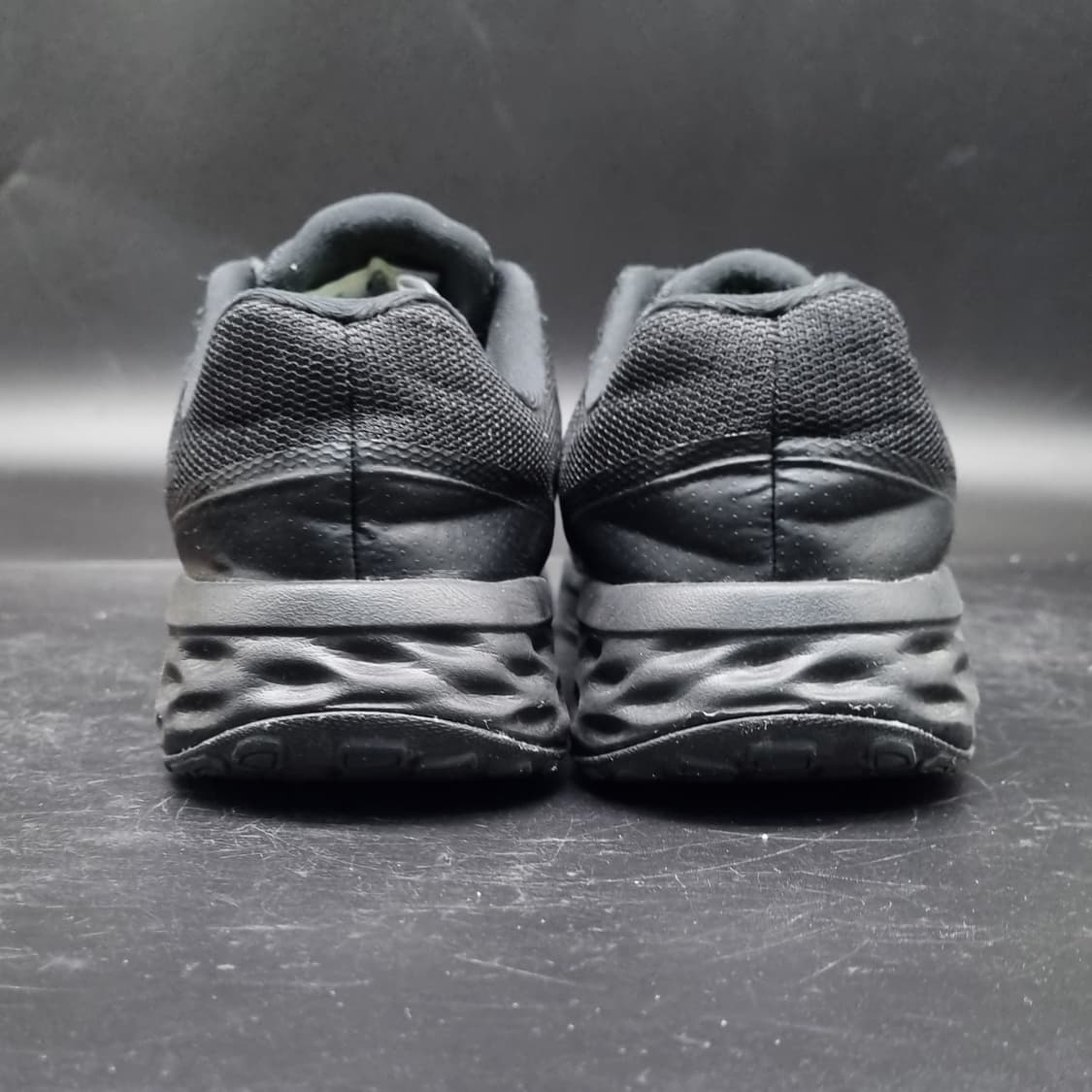 나이키 레볼루션6 올블랙 운동화 240. 상품이미지4