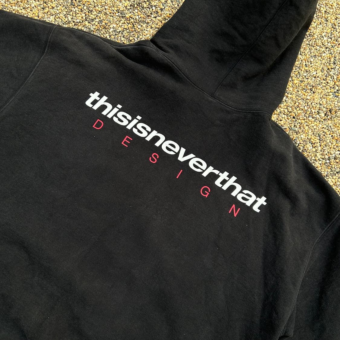 디스이스네버뎃 블랙 로고 후드티 상품이미지5