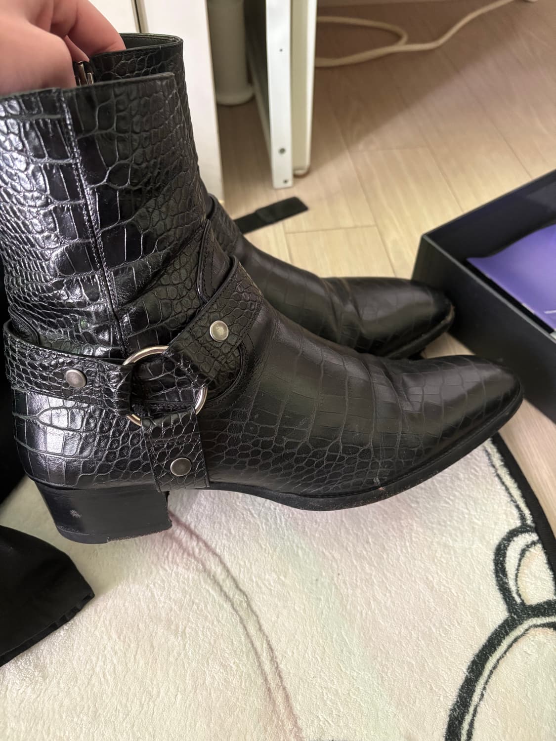 생로랑 하네스 크로커다일 교환 봅니다 상품이미지1