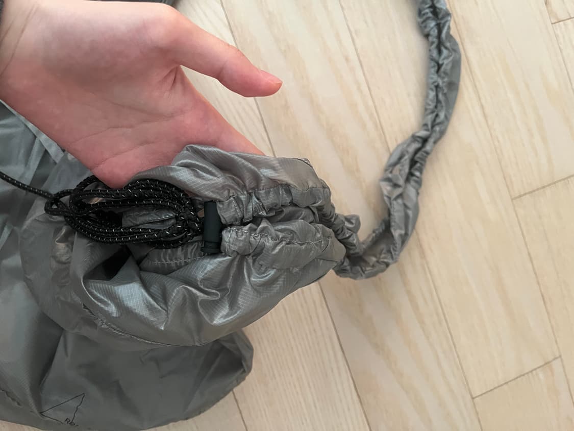 로아 LAKI PACKABLE KNOT BAG-SILVER 상품이미지4