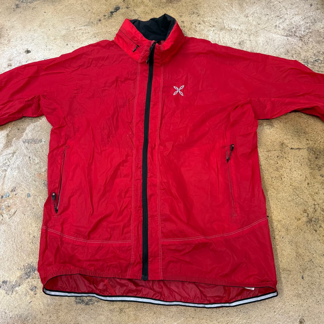 [정품] 몬츄라 바람막이 자켓 레드 b8 상품이미지3