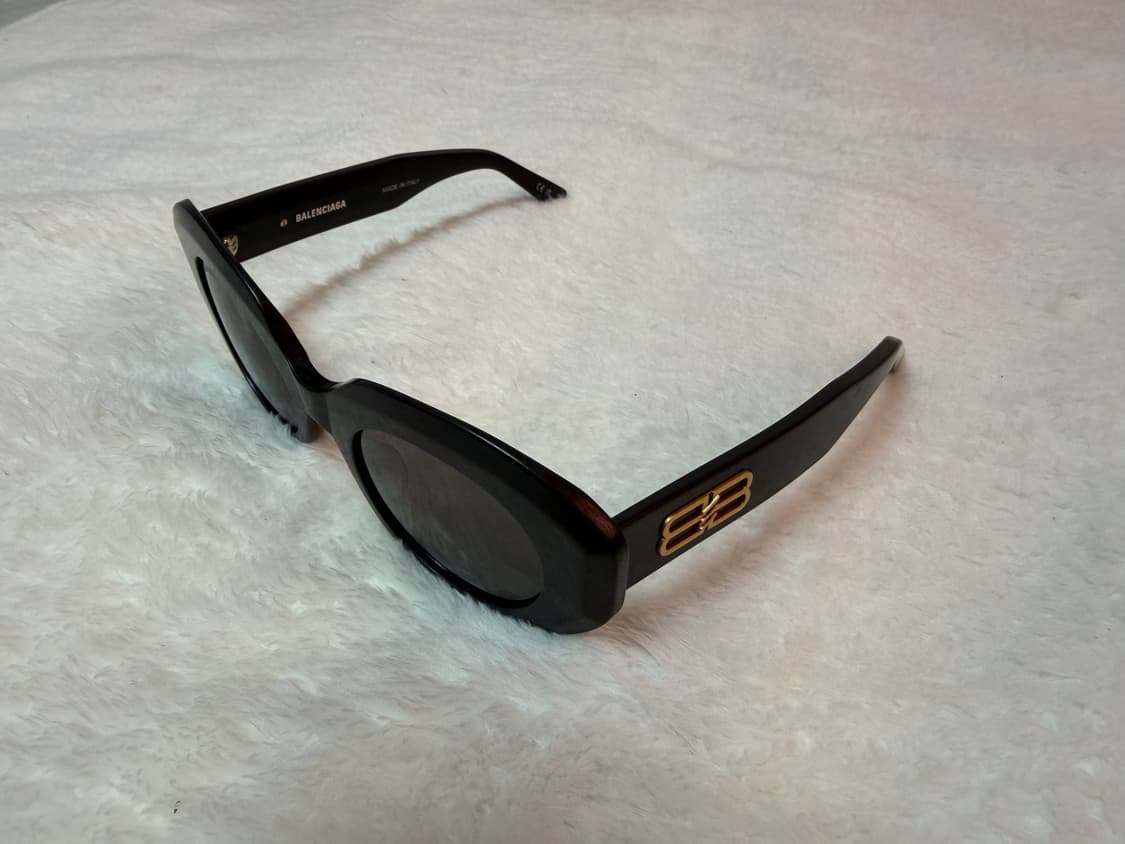 발렌시아가 선글라스 판매합니다. 상품이미지2