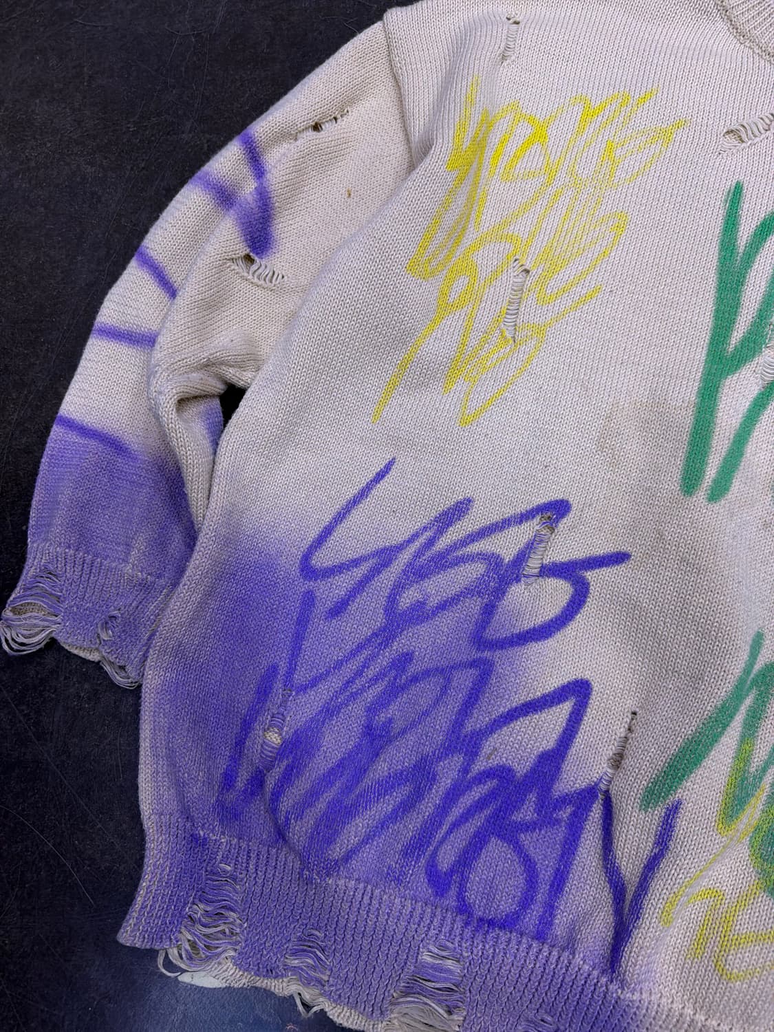 빈티지 데미지 그래피티 프린팅 니트 스웨터 상품이미지6