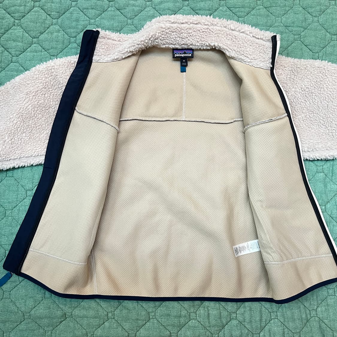 파타고니아 클래식 레트로X 플리스 자켓 내츄럴 상품이미지4