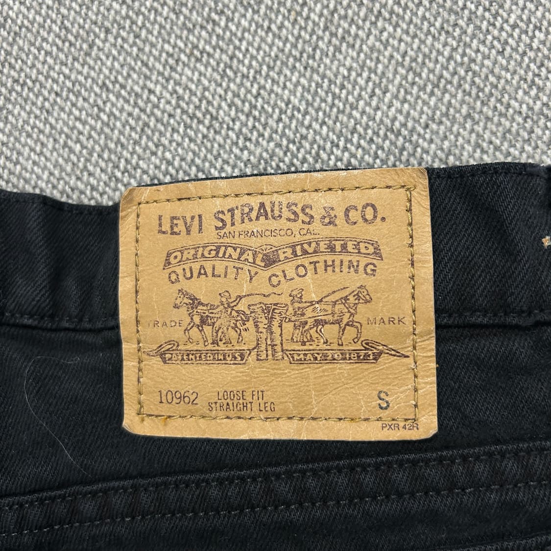 리바이스 블랙 테이퍼드 데님팬츠(S) 상품이미지4