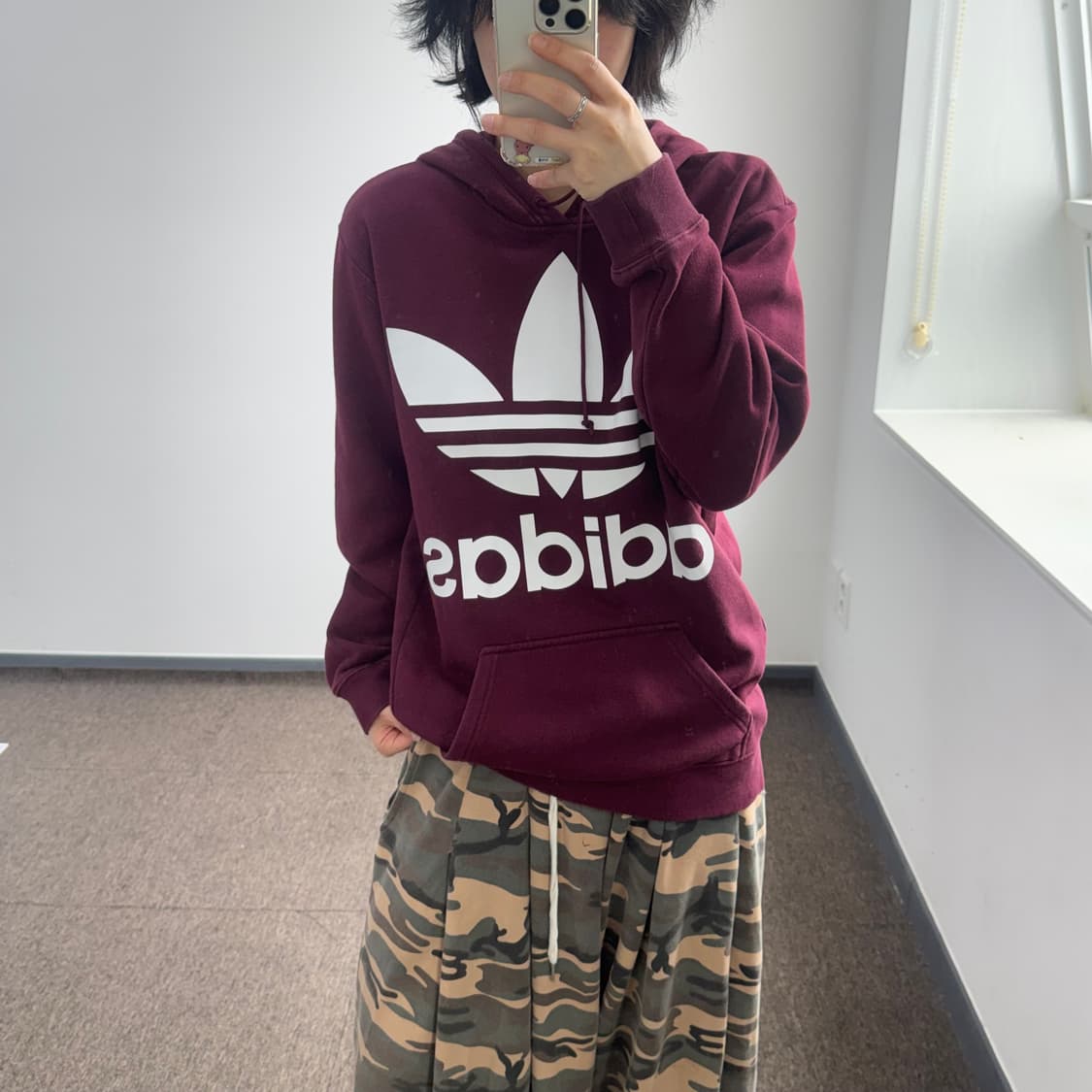 Adidas 아디다스 빅 파이어로고 와인 후드티 상품이미지1