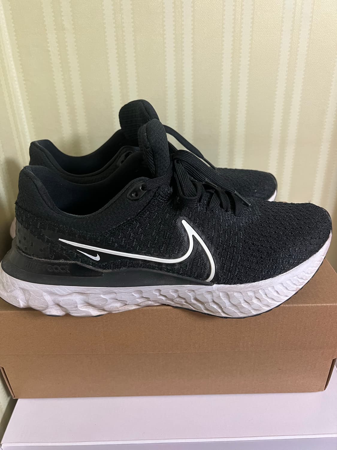 나이키 리액트 인피니티 런 플라이니트3 275 상품이미지1