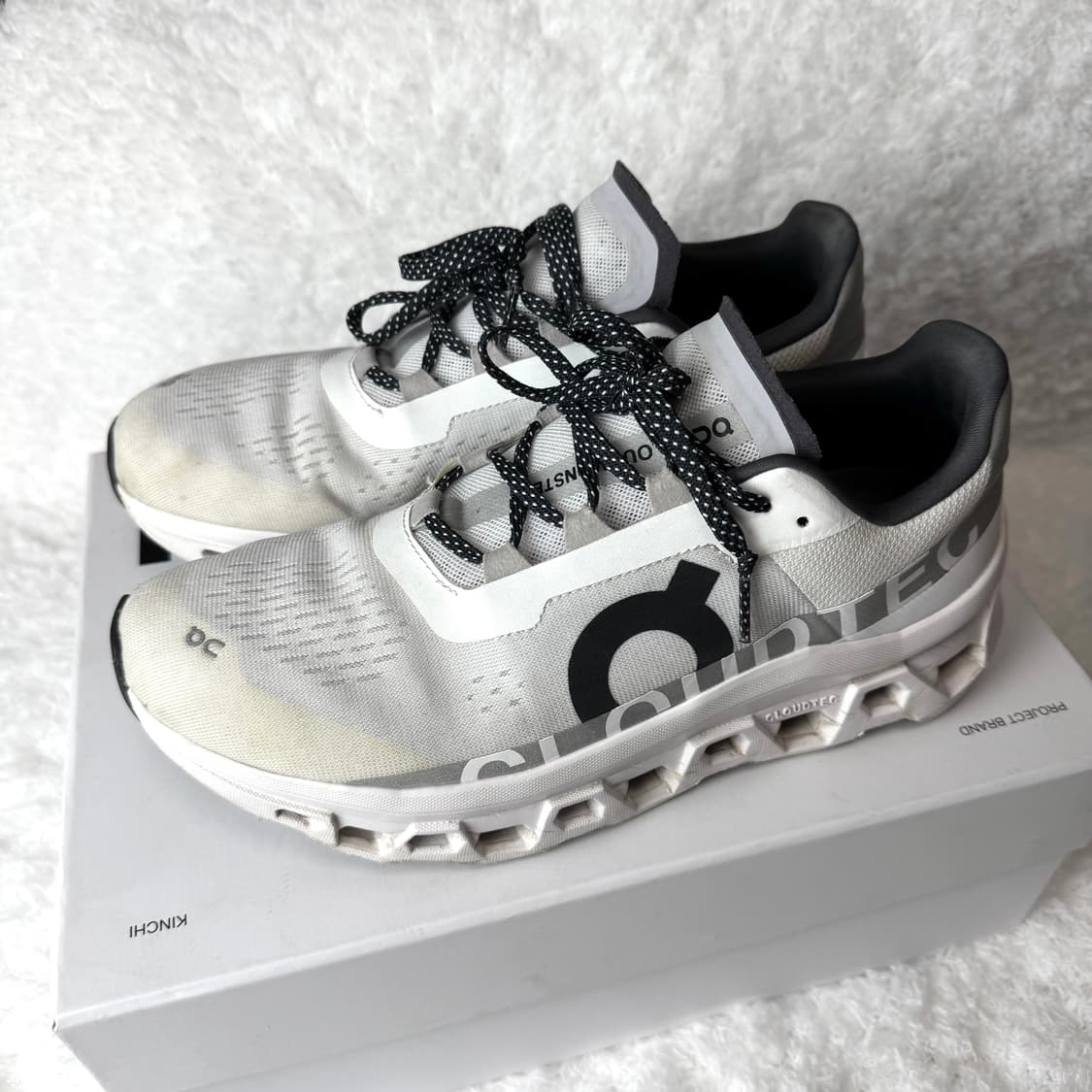 온러닝 클라우드몬스터 올 화이트 EU 42 / 265-270 상품이미지2