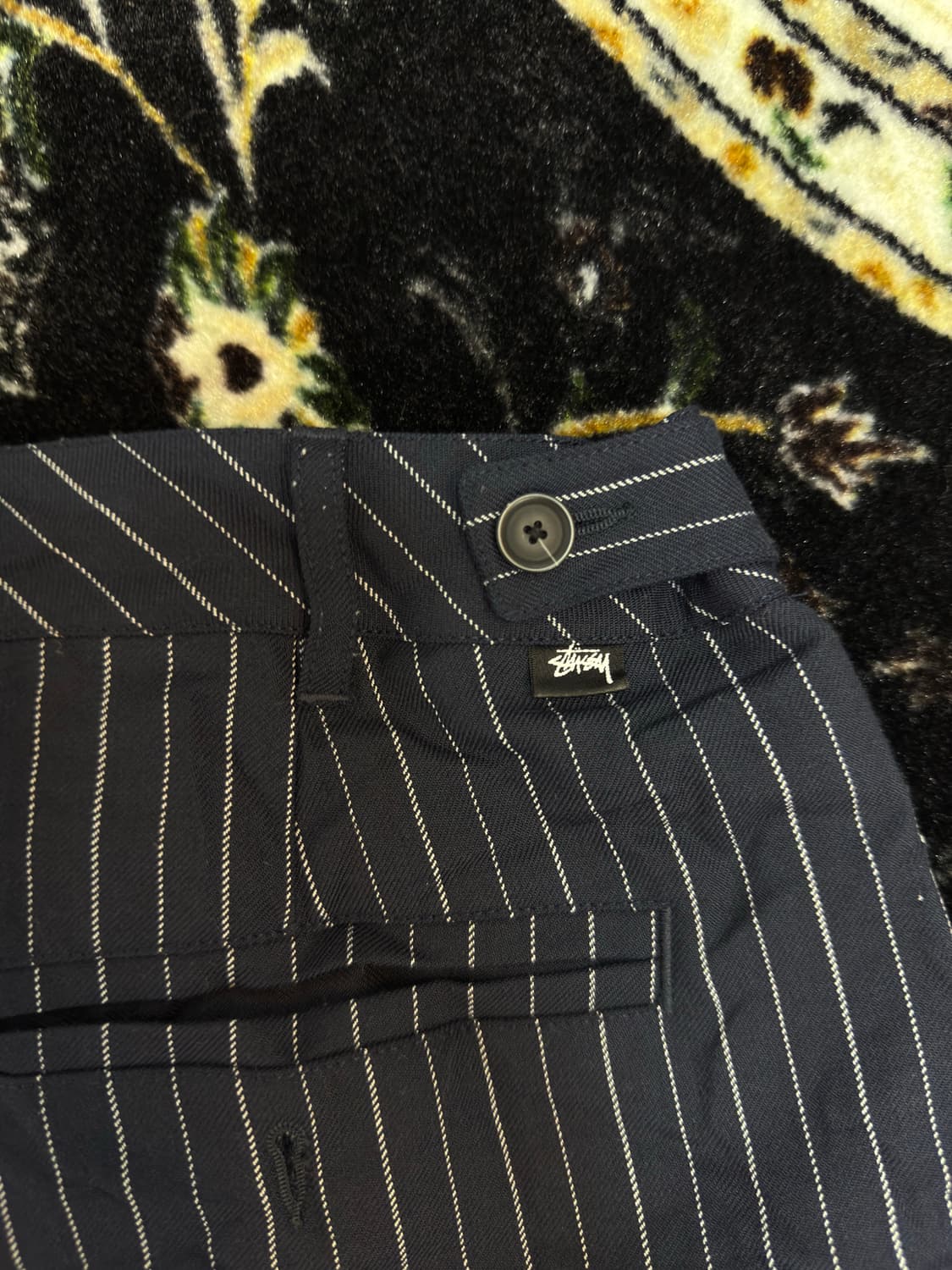 [32]스투시 볼륨 플리츠 링클 스트라이프 쇼츠 네이비 상품이미지4