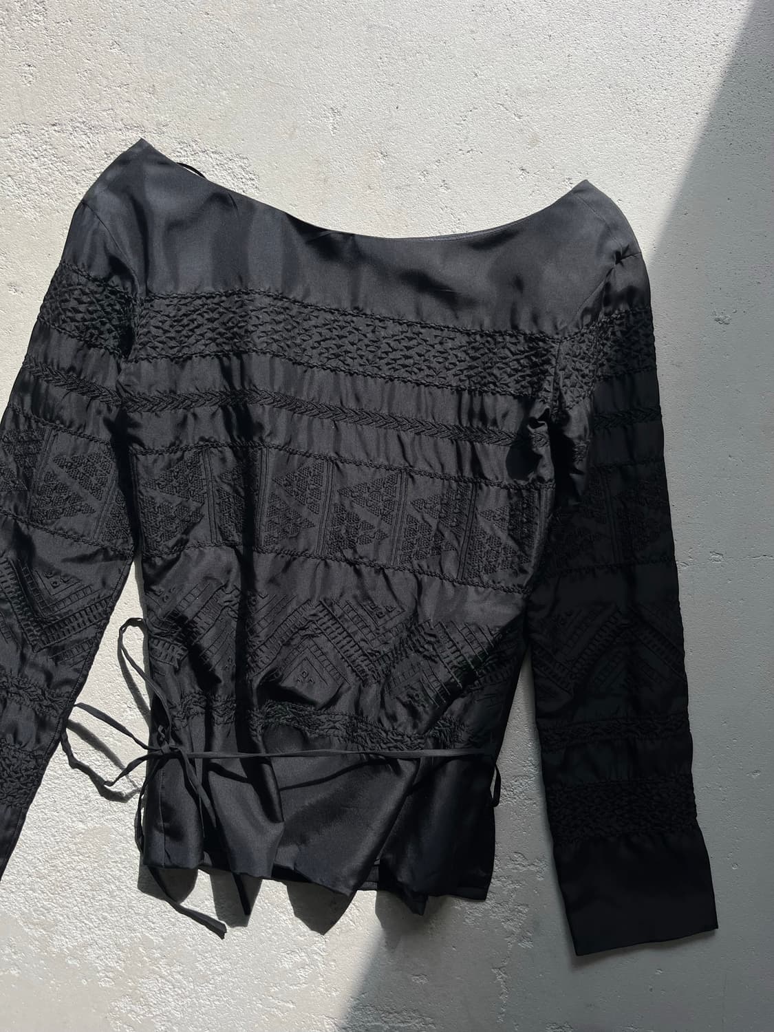 silk back open blouse 상품이미지2
