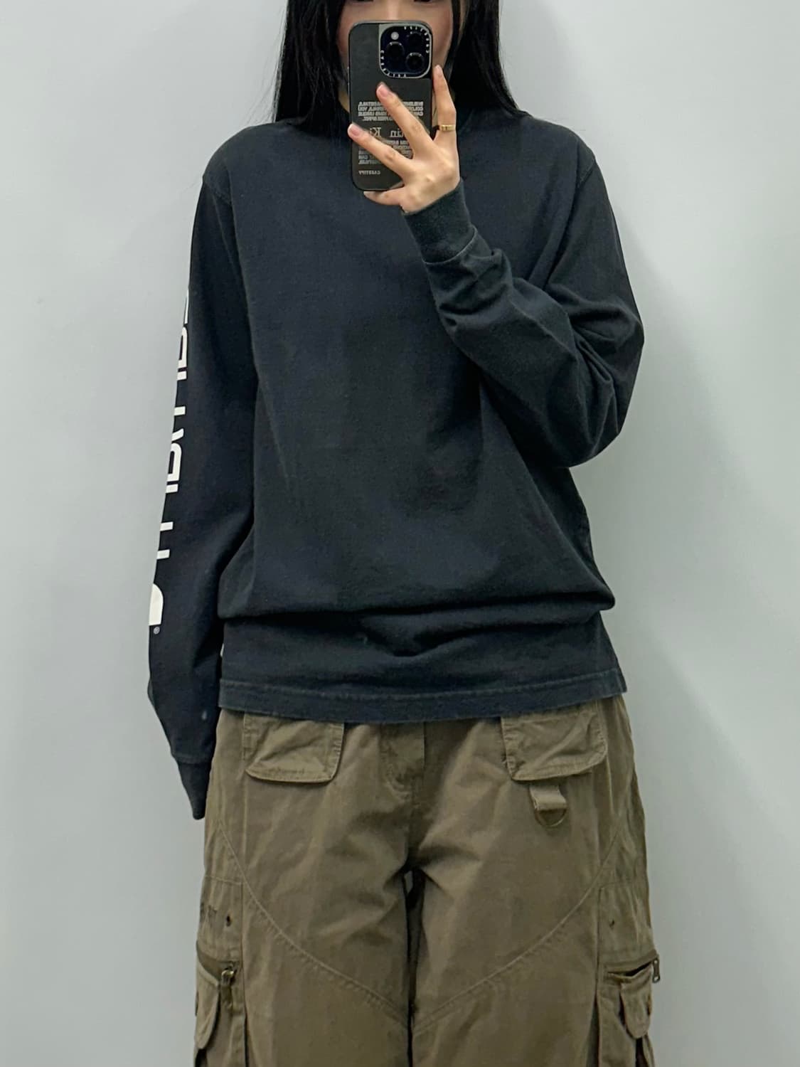 칼하트 암로고 블랙 롱 슬리브 상품이미지1