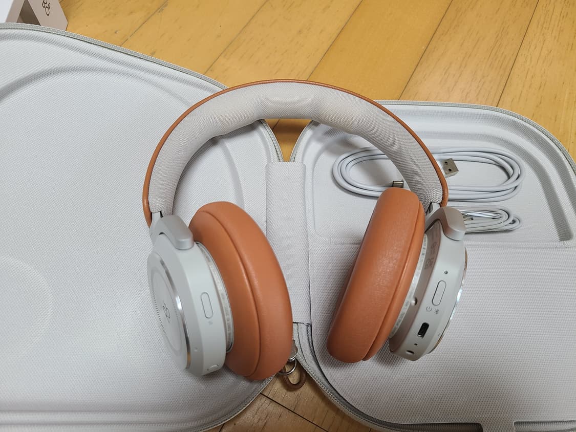 뱅앤올룹슨 Beoplay HX 팀버 무선 헤드폰 상품이미지6