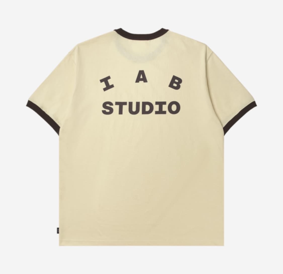 아이앱 스튜디오 x 이 별에 필요한 몰 링거 티셔츠 아이보리 브라운 상품이미지1