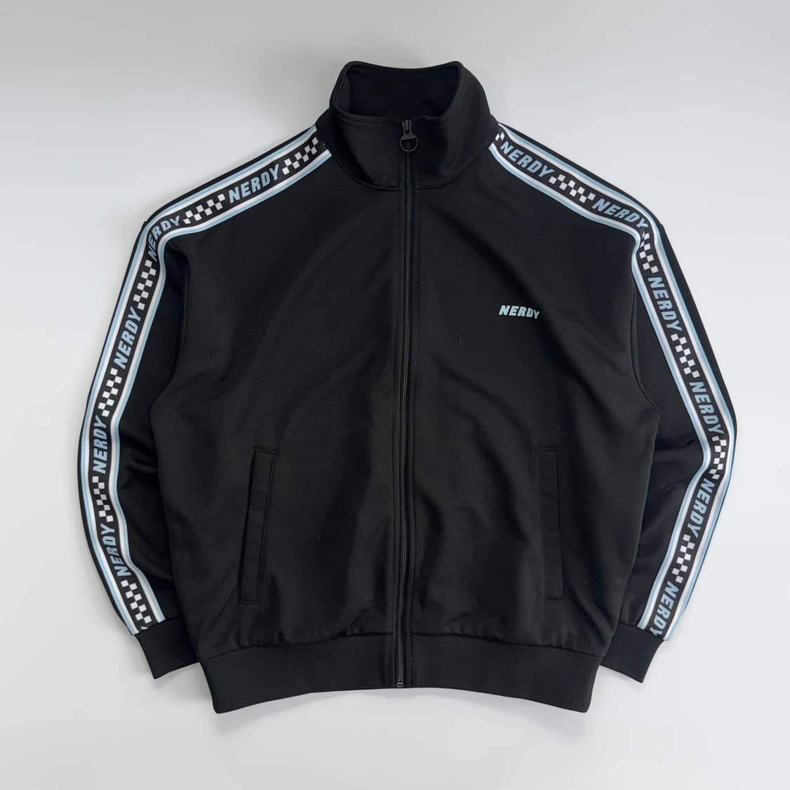 Nerdy 널디 스카이블루 트랙탑 블랙 져지 상품이미지3