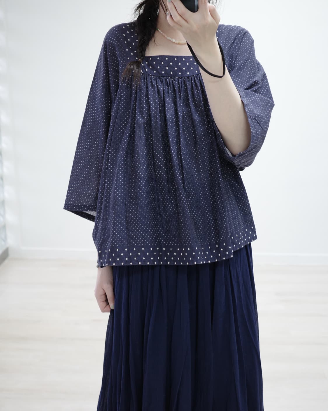 Mayme navy dot square blouse 상품이미지5
