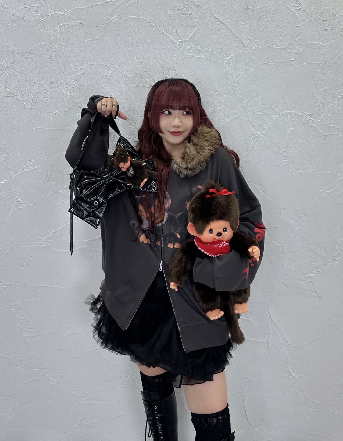 Jouetie x 몬치치 콜라보 후드집업 (챠콜) 상품이미지2