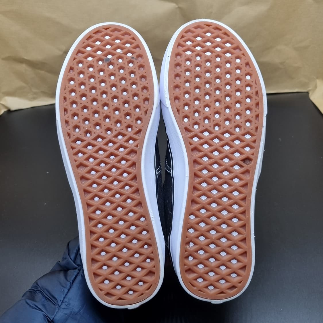 반스 컴피쿠시 블랙 스니커즈 250 상품이미지3