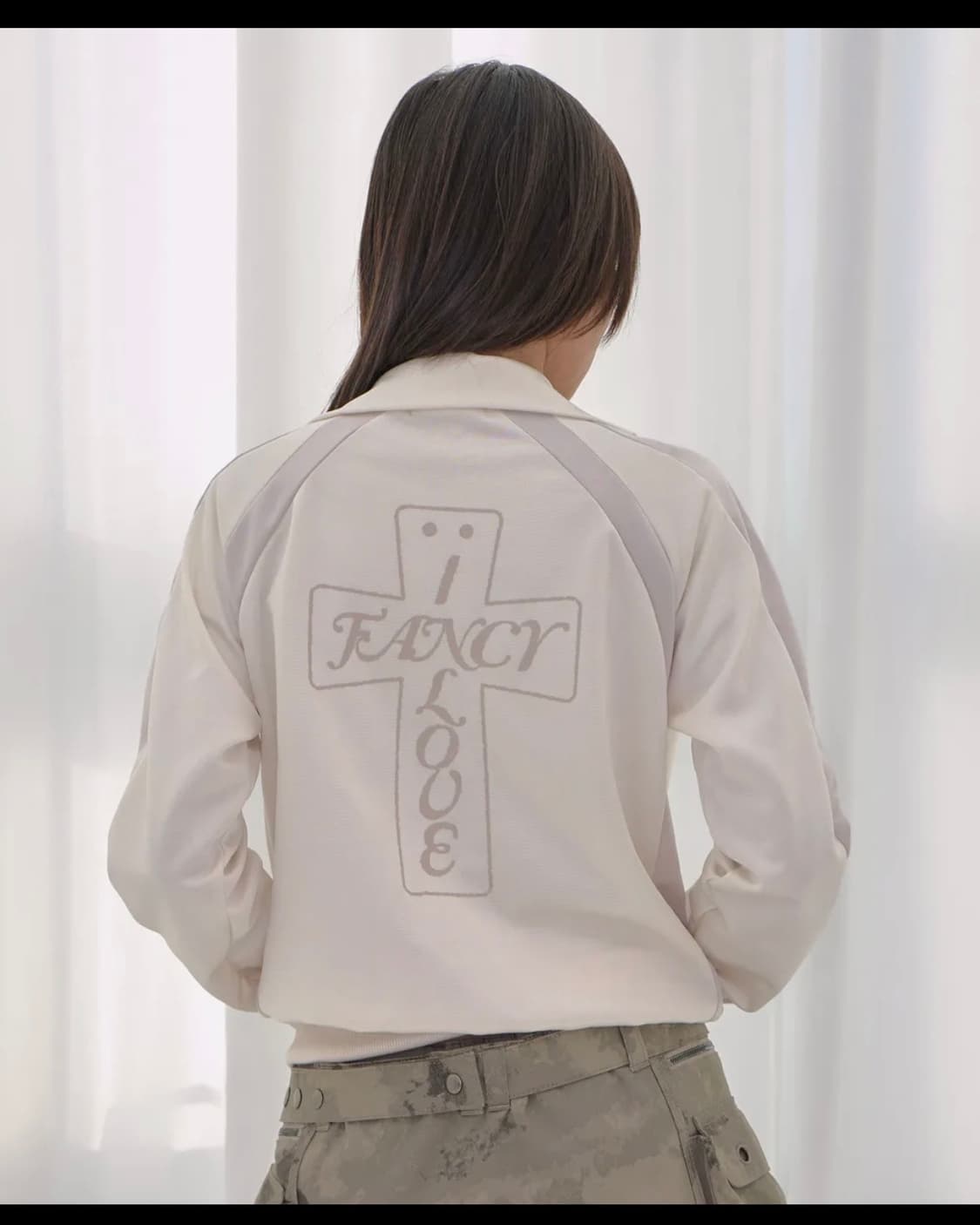 팬시클럽 프로스 글로시 트랙탑 상품이미지1