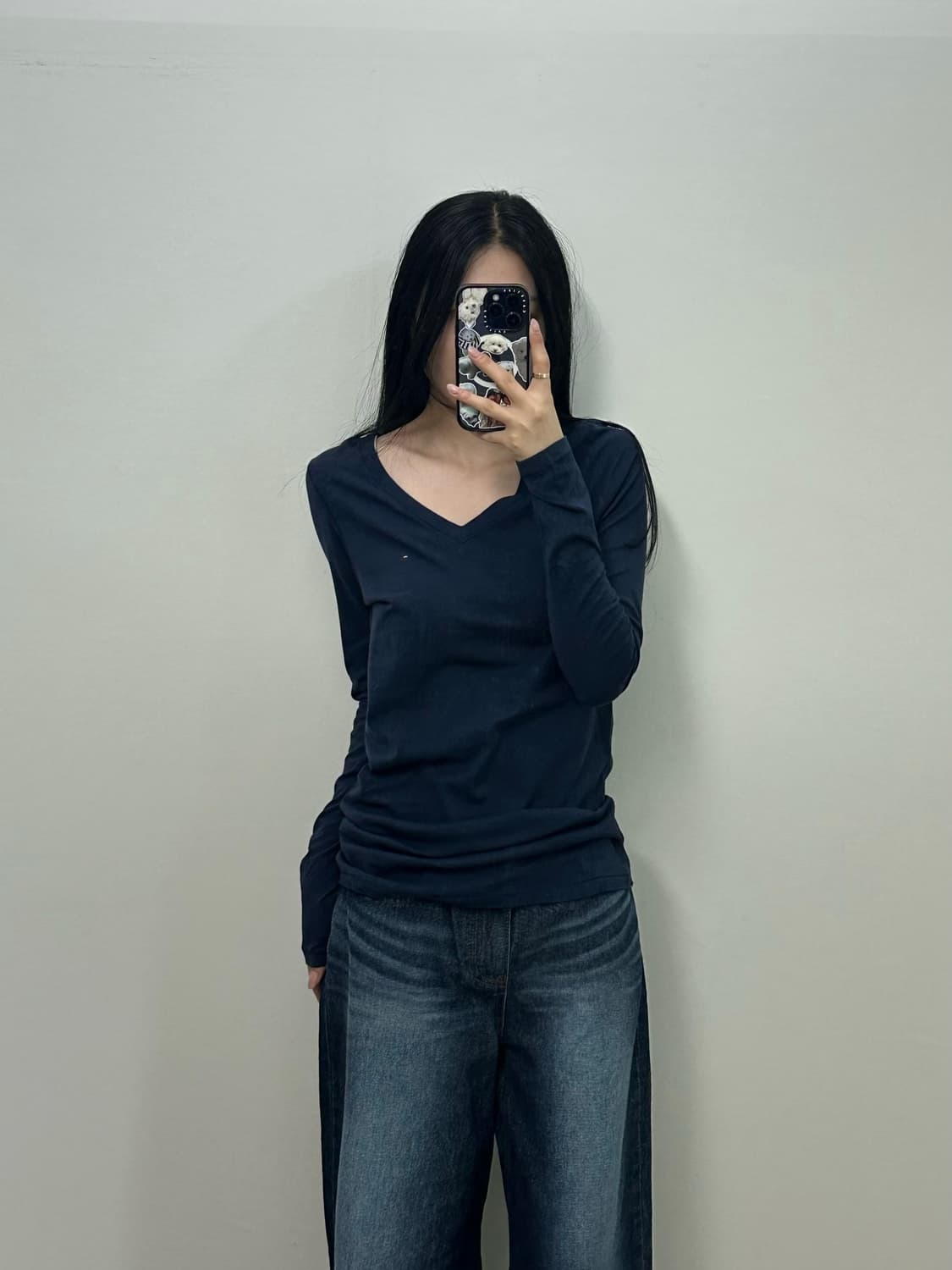 타미힐피거 자수로고 네이비 브이넥 롱 슬리브 긴팔 티셔츠  상품이미지1