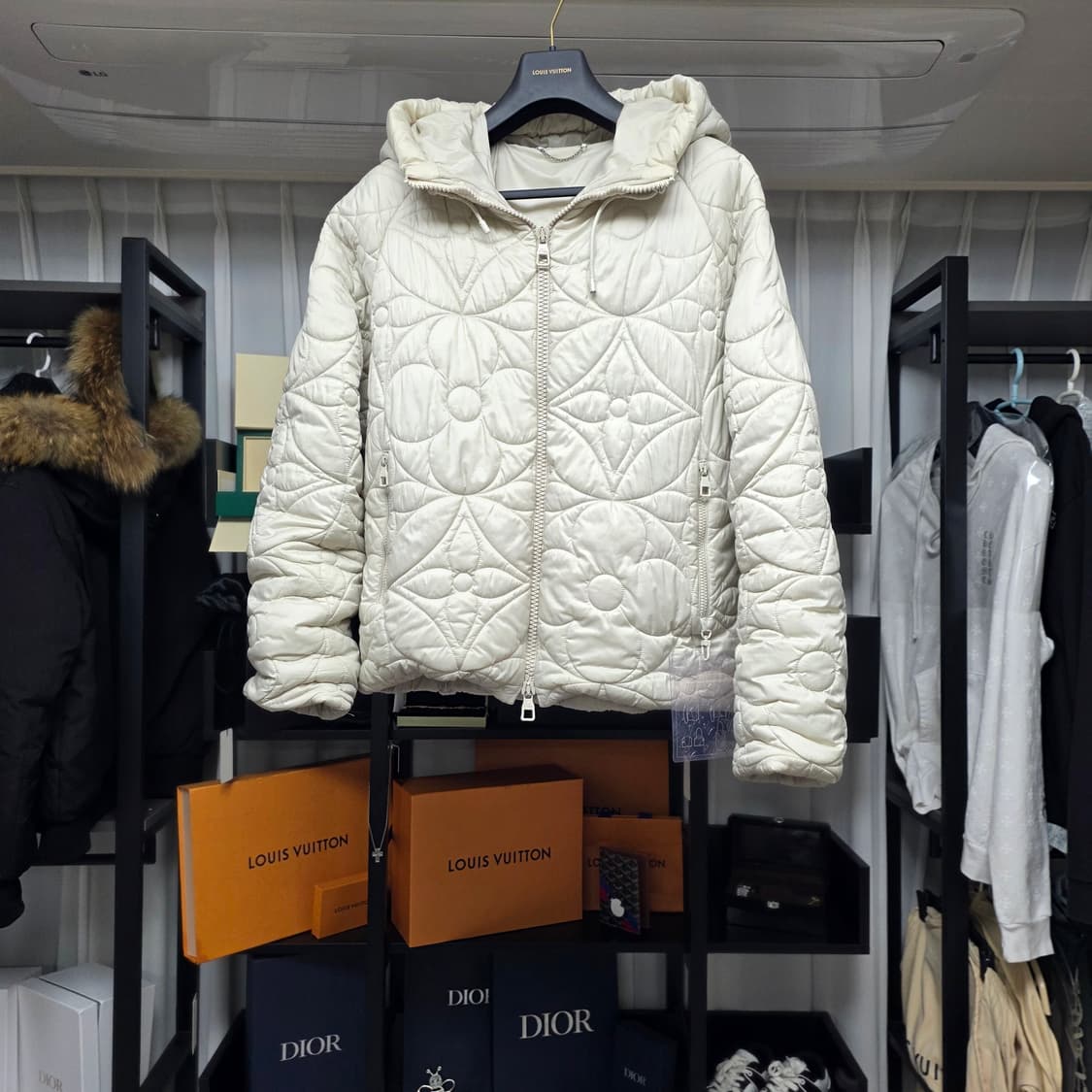 {클로젯}[52][백화점판]루이비통 플라워 퀄팅 패딩 자켓 상품이미지1