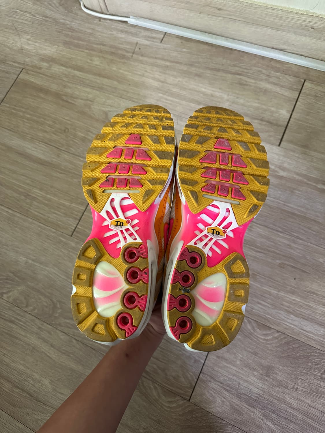 나이키 에어맥스 플러스 선라이즈  상품이미지4