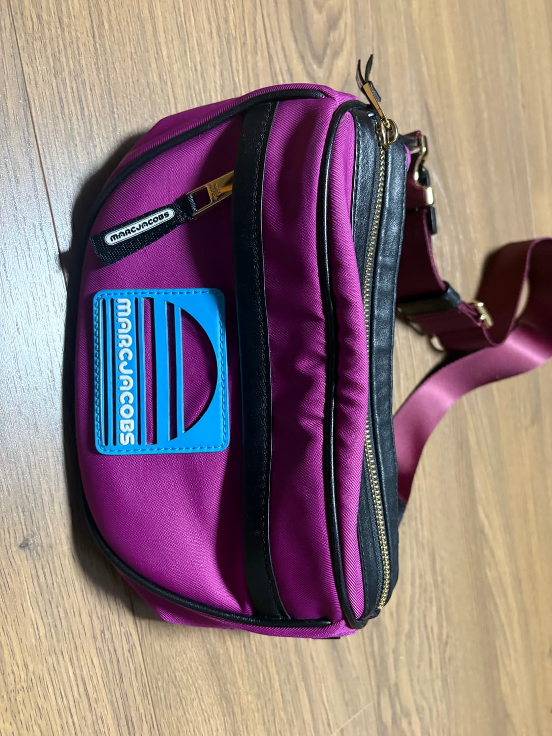 마크제이콥스 슬링백 상품이미지2