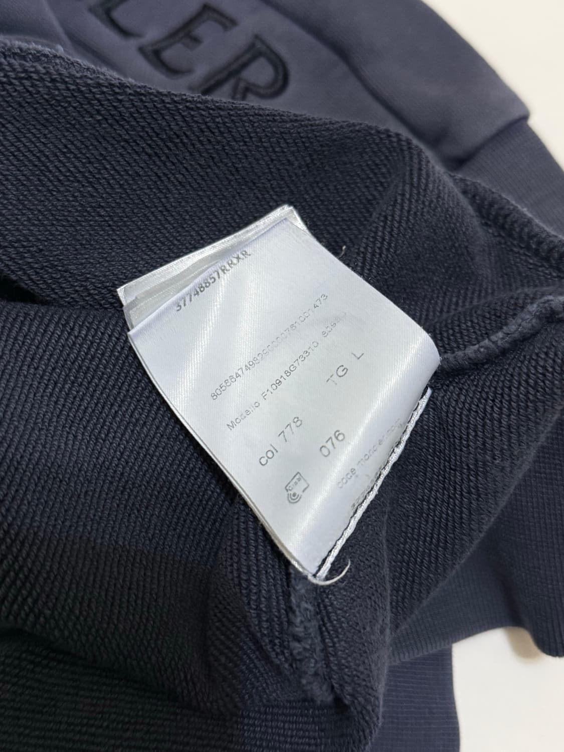 (정품)MONCLER 몽클레어 사이드로고 맨투맨 L 상품이미지8