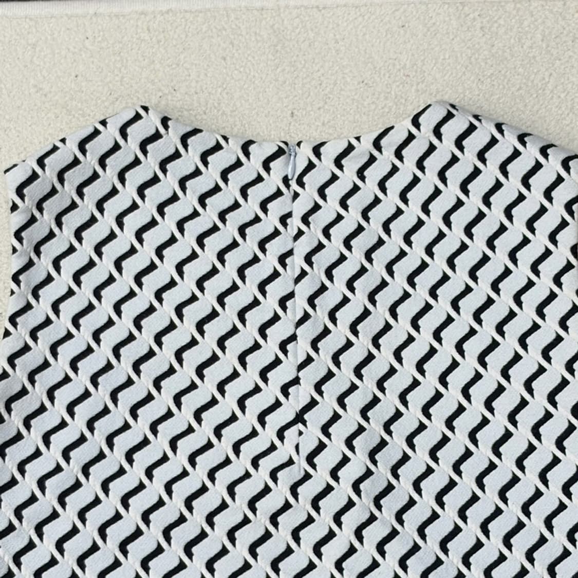 COS 패턴 자카드 헤비웨이트 탱크탑 38 상품이미지6