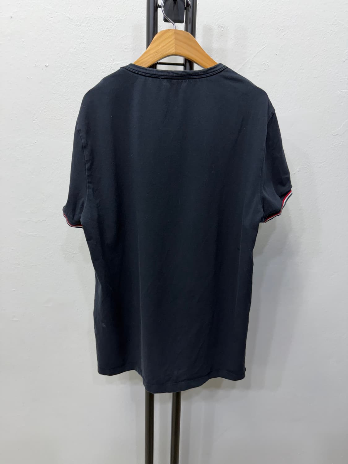 정품) 몽클레어 남성 네이비 반팔 티셔츠 XL 상품이미지5
