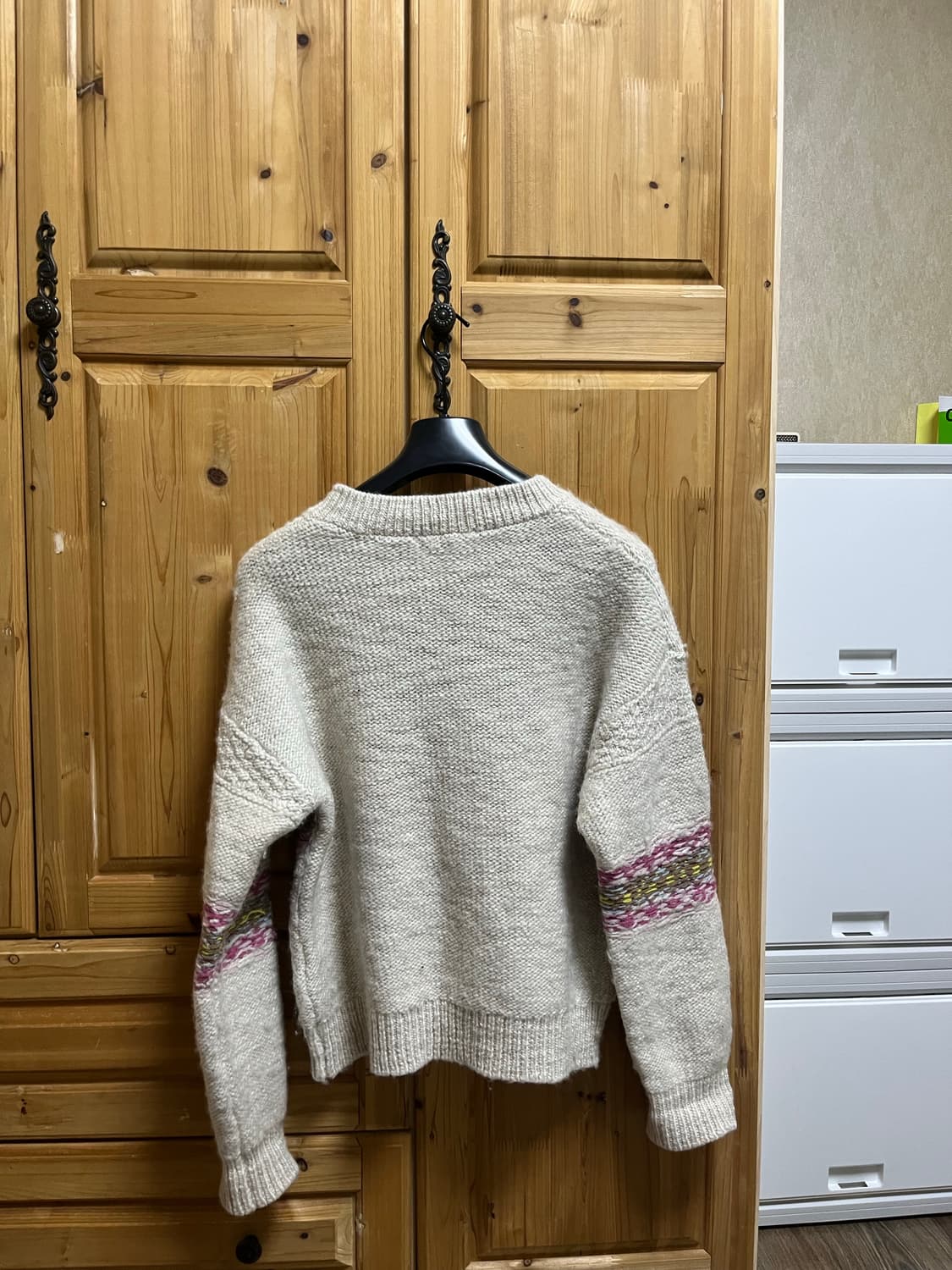 Baum und Pferdgarten 바움 운드 페르가르텐 브이넥 니트 상품이미지2