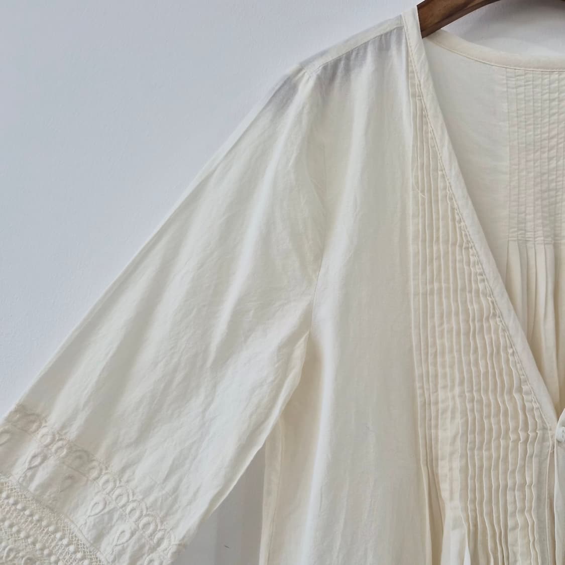 Rope Picnic 아이보리 레이스 핀턱 7부 가디건 상품이미지5