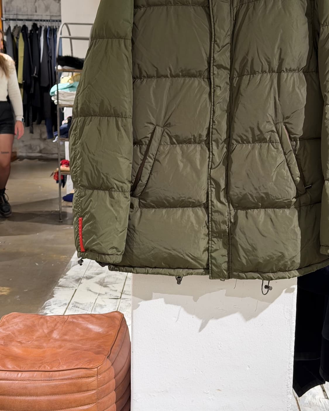 프라다 스포츠 카키 다운 패딩 상품이미지4