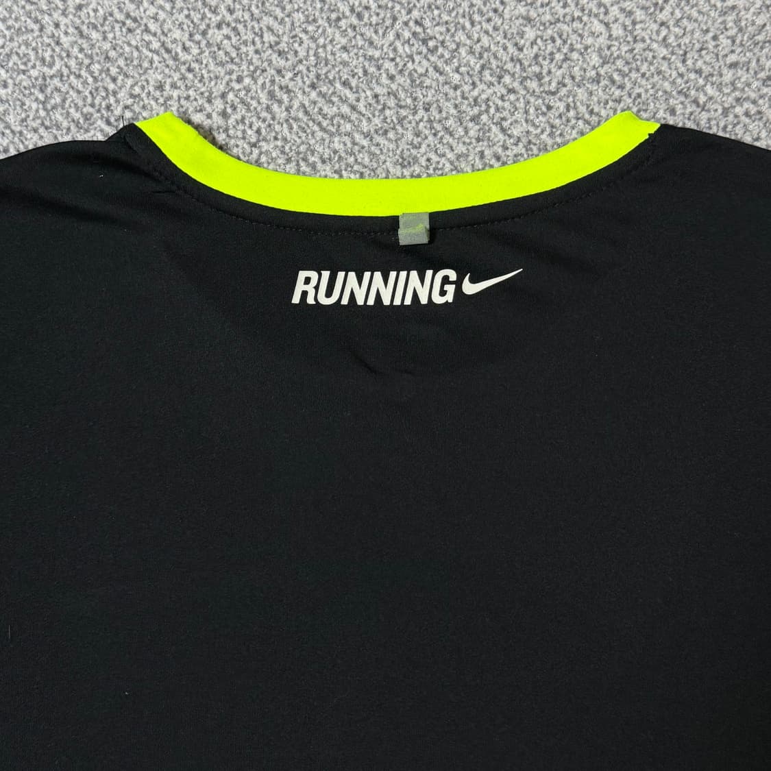 나이키 러닝용 기능성 반팔티 M 상품이미지4