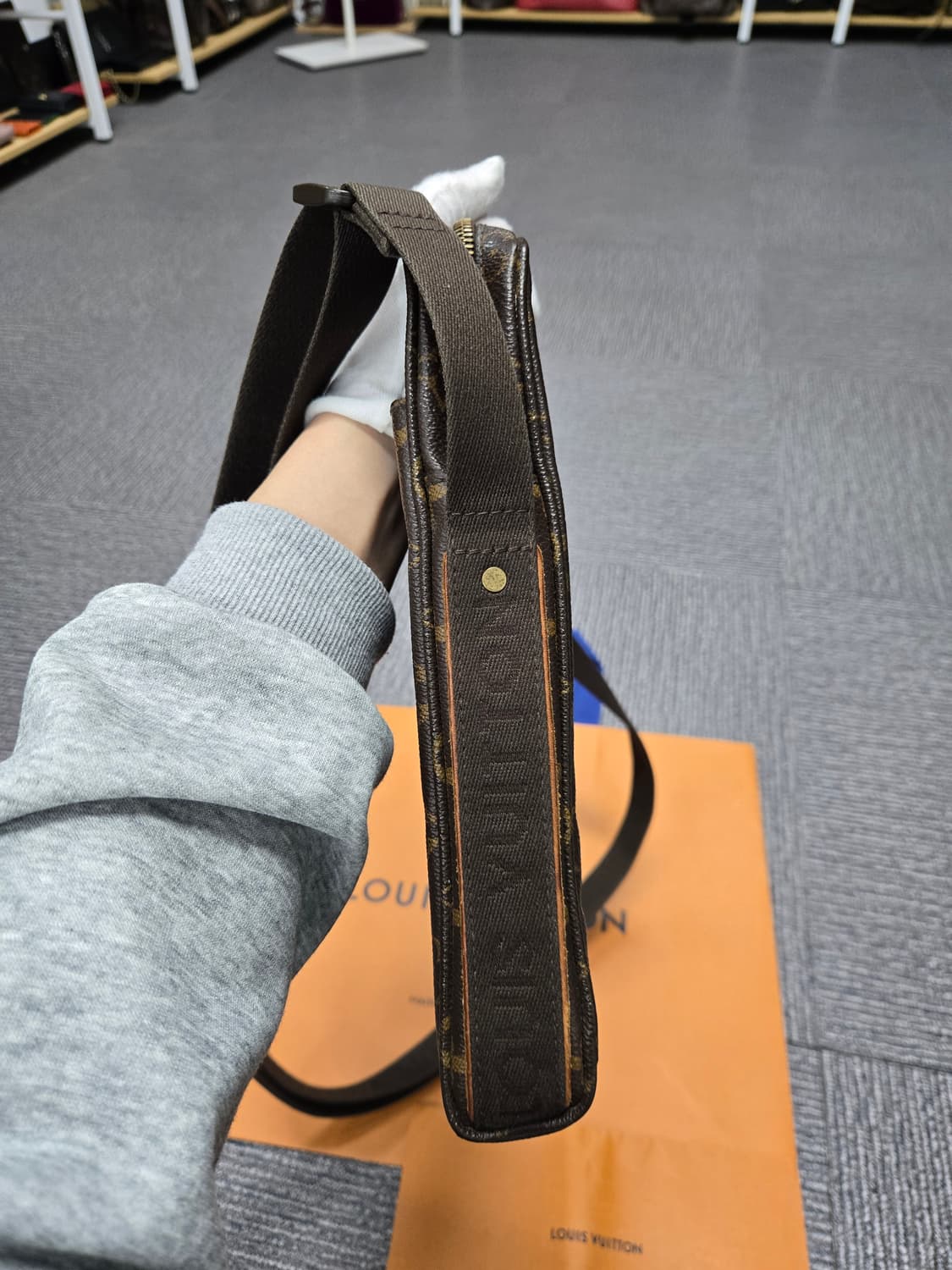 [특가][정품] 루이비통 모노그램 메신저백 상품이미지4