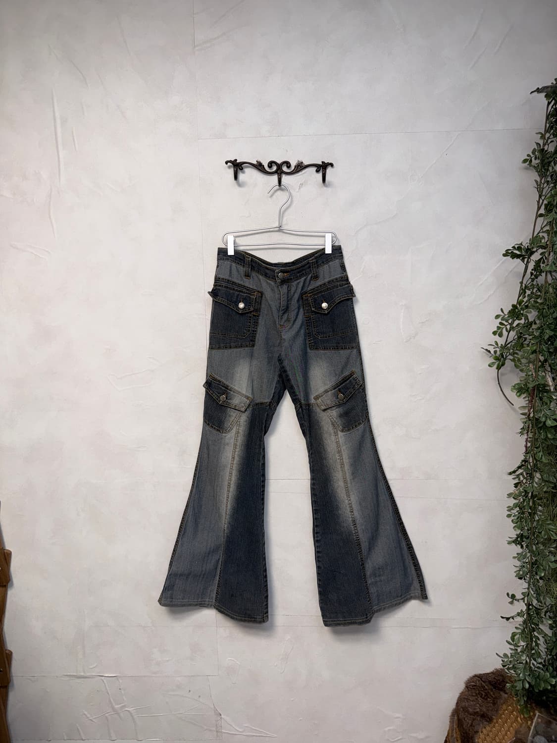 Washing denim multi pocket bootscut 카고팬츠 상품이미지1