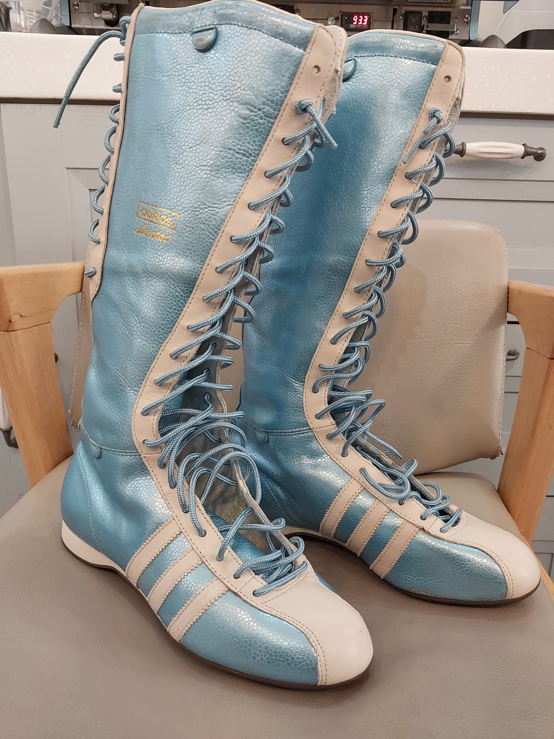 아디다스 산토스 하이 여성용 235mm 부츠 상품이미지1