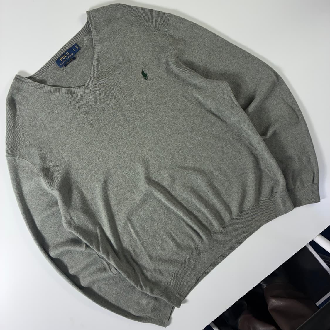 Polo  폴로 랄프로렌 자수 피마코튼 그레이 브이넥 니트  상품이미지2