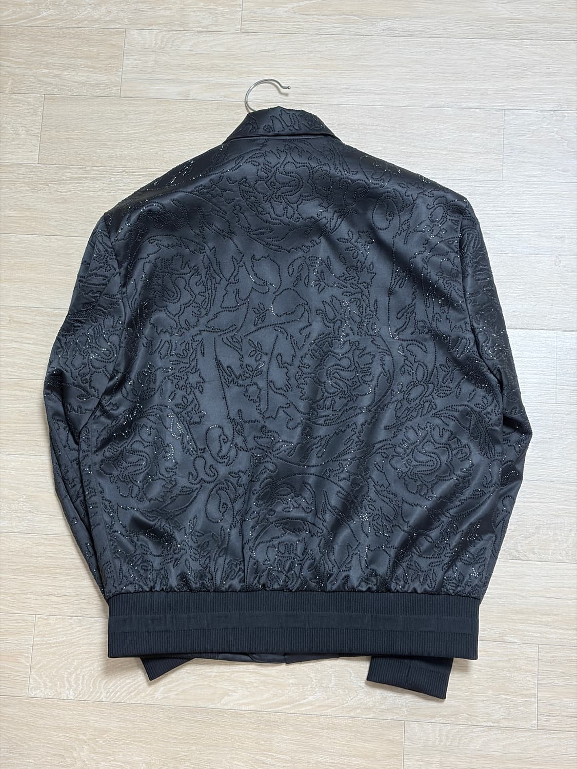 (BTS 정국 착용) 베르사체 라인스톤 바로크 봄버 자켓 상품이미지2